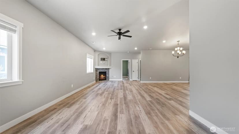 Property photo for 352 E Davis Street, Connell photo 23
