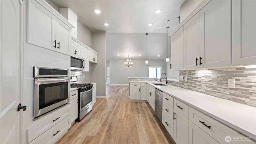 Property photo for 352 E Davis Street, Connell photo 12