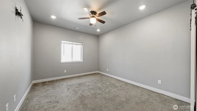 Property photo for 352 E Davis Street, Connell photo 3