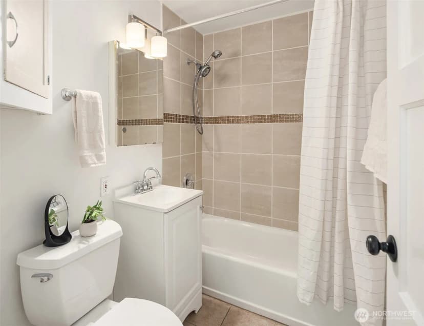 Property photo for 3504 Ne 93rd Street, Seattle photo 12