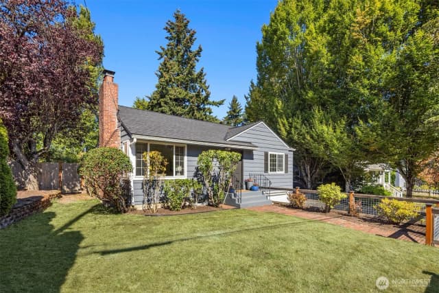 Property photo for 3504 Ne 93rd Street, Seattle photo 2