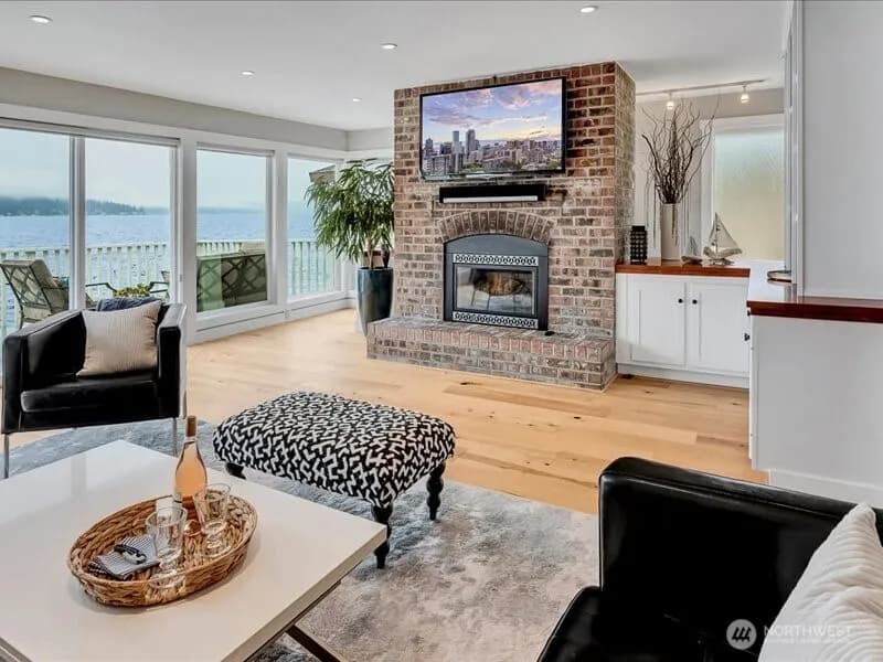 Property photo for 11262 Riviera Place Ne, Seattle photo 14