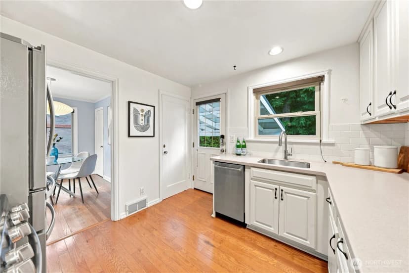 Property photo for 8701 29th Avenue Nw, Seattle photo 10