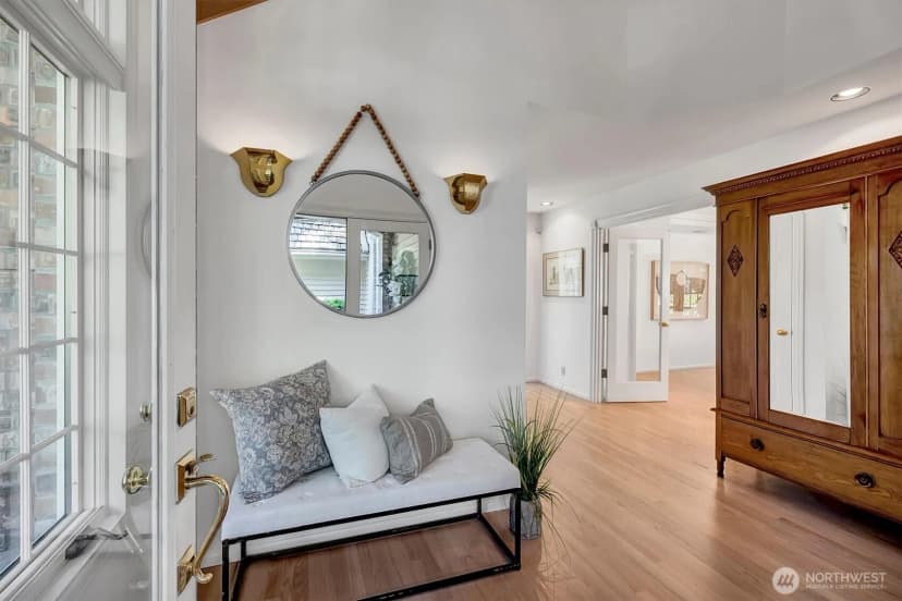 Property photo for 13713 209th Avenue Ne, Woodinville photo 6