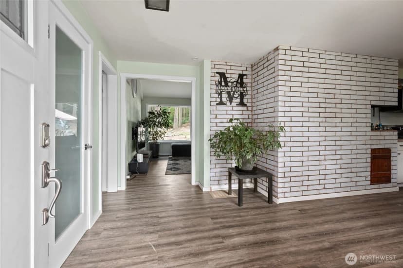 Property photo for 2439 Loerland Lane, Oak Harbor photo 8