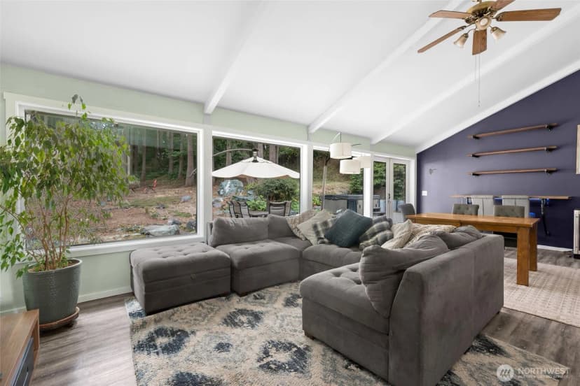 Property photo for 2439 Loerland Lane, Oak Harbor photo 18