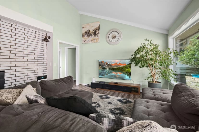 Property photo for 2439 Loerland Lane, Oak Harbor photo 19