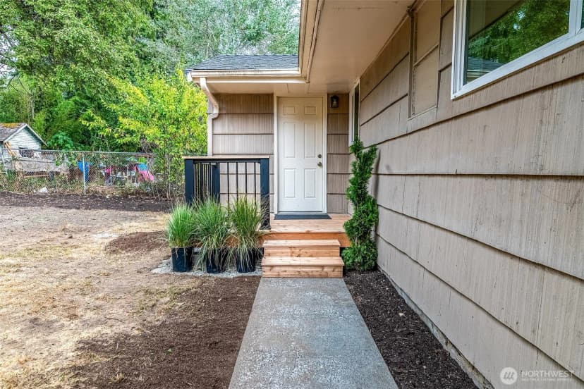 Property photo for 1520 Ne 147th Street, Shoreline photo 16