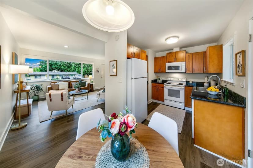 Property photo for 1520 Ne 147th Street, Shoreline photo 6