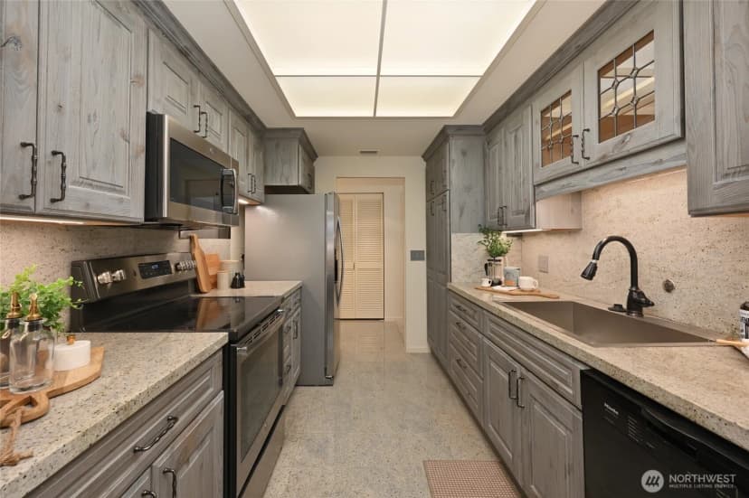 Property photo for 1301 Spring Street #6d, Seattle photo 9