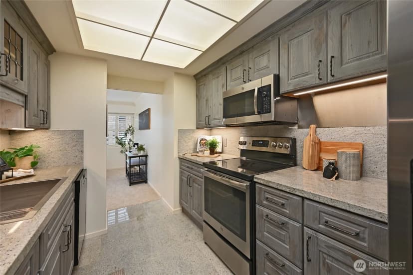 Property photo for 1301 Spring Street #6d, Seattle photo 12