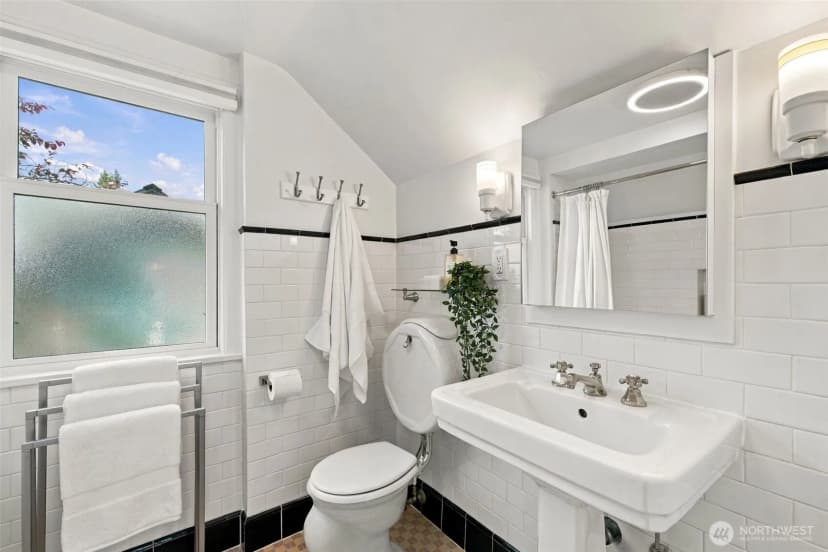 Property photo for 6545 Fauntleroy Way Sw, Seattle photo 27