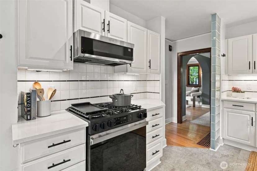 Property photo for 6545 Fauntleroy Way Sw, Seattle photo 16