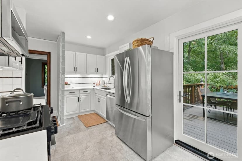 Property photo for 6545 Fauntleroy Way Sw, Seattle photo 15