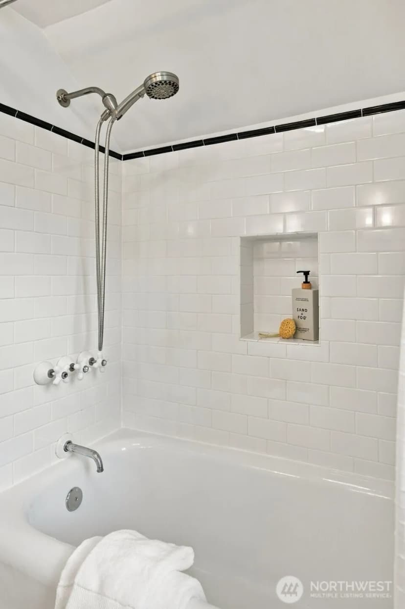 Property photo for 6545 Fauntleroy Way Sw, Seattle photo 28