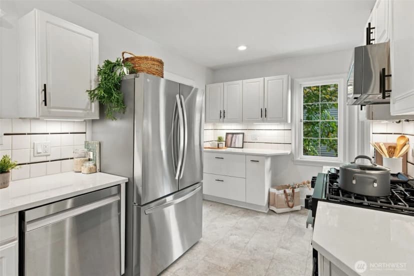 Property photo for 6545 Fauntleroy Way Sw, Seattle photo 13