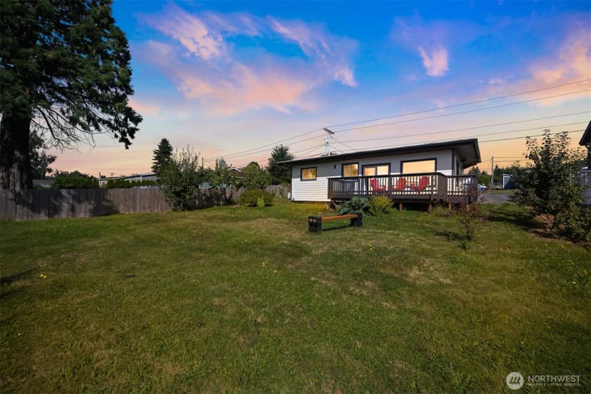 Property photo for 5515 Hillvue Road, Blaine photo 6