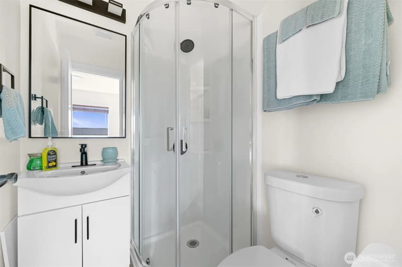 Property photo for 5515 Hillvue Road, Blaine photo 14