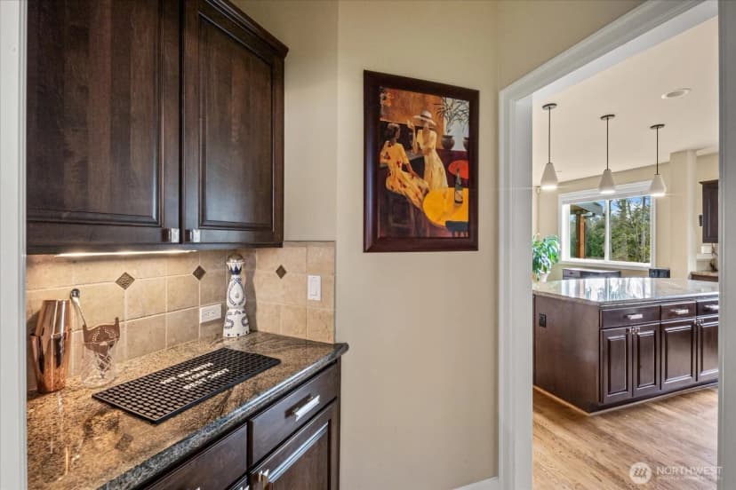 Property photo for 215 Ilwaco Place Se, Renton photo 9