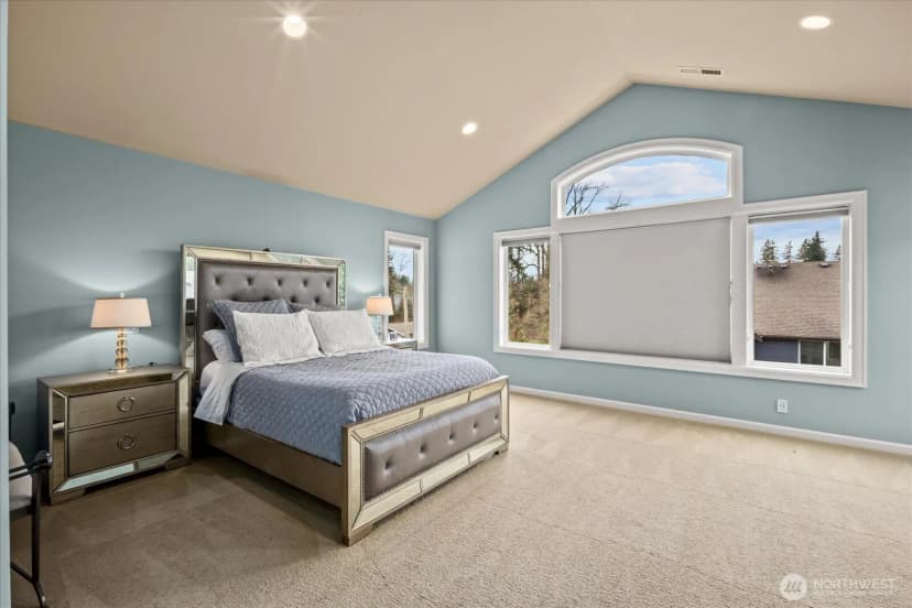 Property photo for 215 Ilwaco Place Se, Renton photo 18