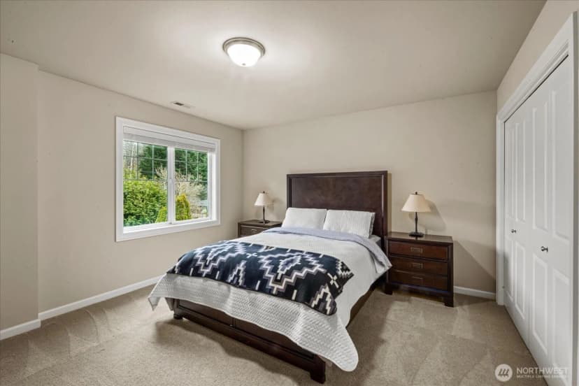 Property photo for 215 Ilwaco Place Se, Renton photo 23