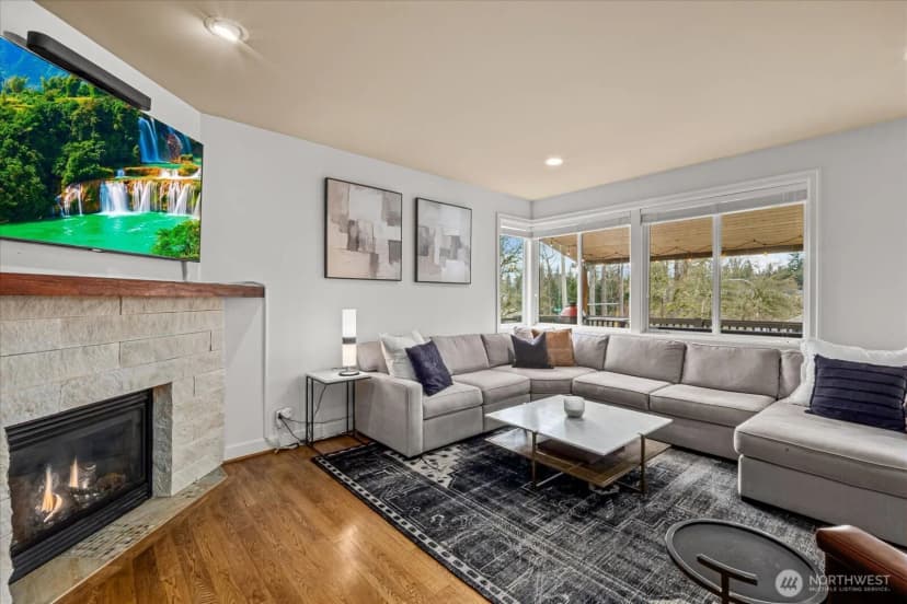 Property photo for 215 Ilwaco Place Se, Renton photo 12