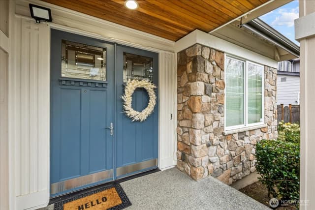 Property photo for 215 Ilwaco Place Se, Renton photo 3