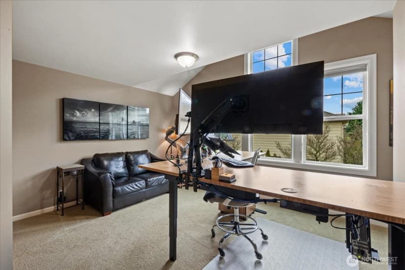 Property photo for 215 Ilwaco Place Se, Renton photo 27