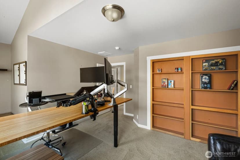 Property photo for 215 Ilwaco Place Se, Renton photo 26
