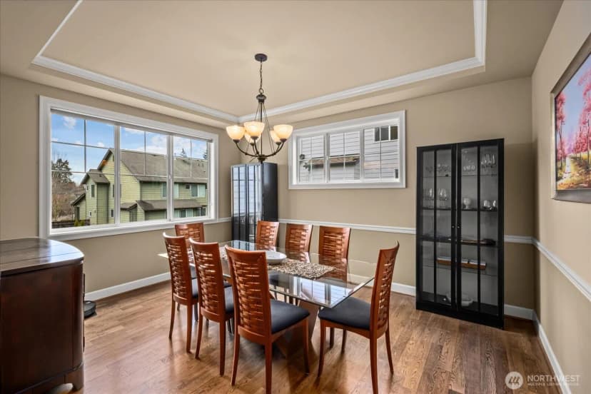 Property photo for 215 Ilwaco Place Se, Renton photo 8
