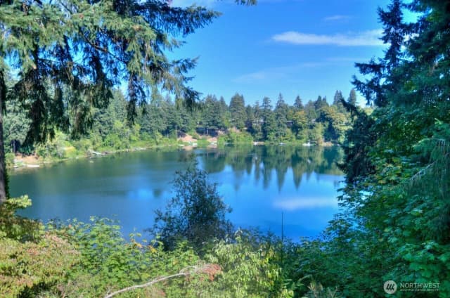Property photo for 5016 Brassfield Road Se, Olympia photo 2
