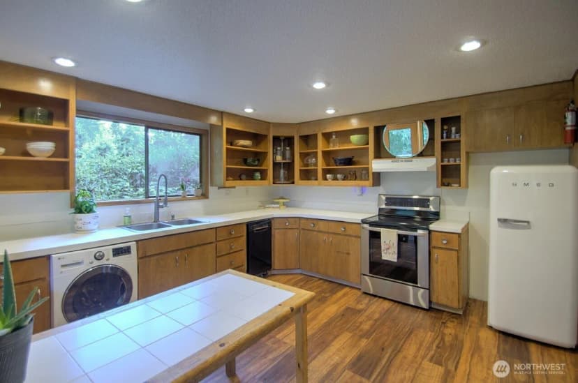 Property photo for 5016 Brassfield Road Se, Olympia photo 8
