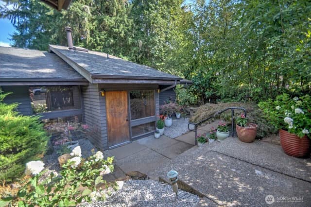 Property photo for 5016 Brassfield Road Se, Olympia