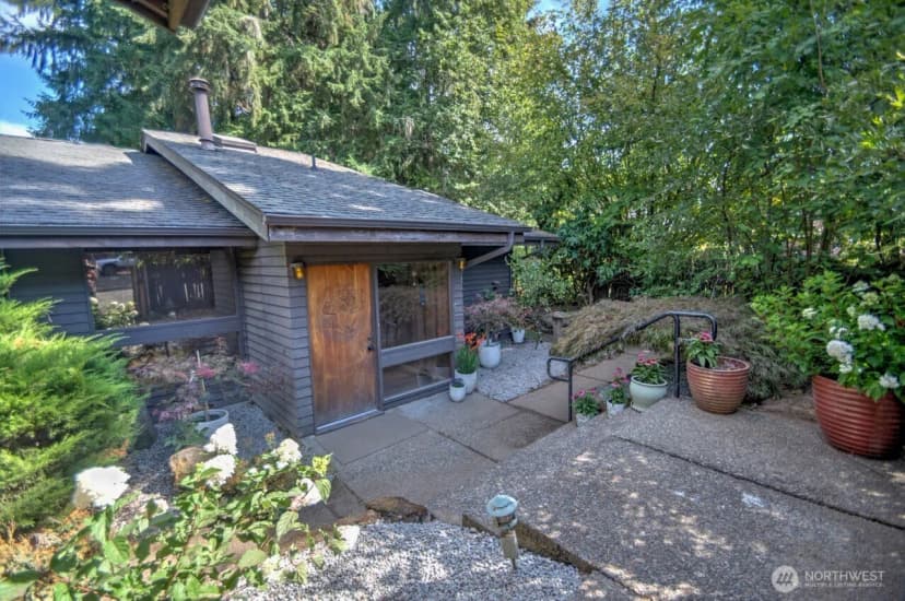 Property photo for 5016 Brassfield Road Se, Olympia