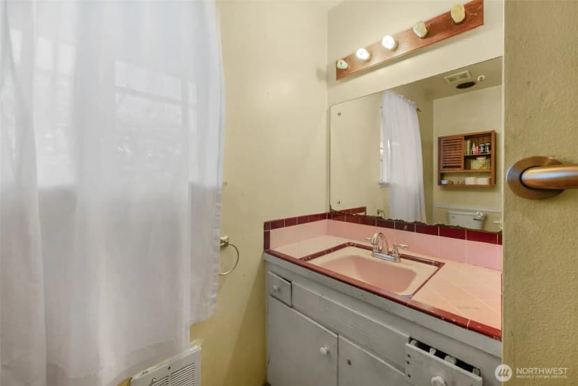 Property photo for 1516 Rainier Avenue, Everett photo 17