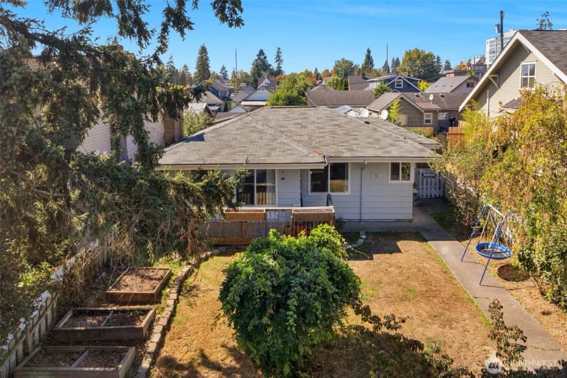 Property photo for 1516 Rainier Avenue, Everett photo 2
