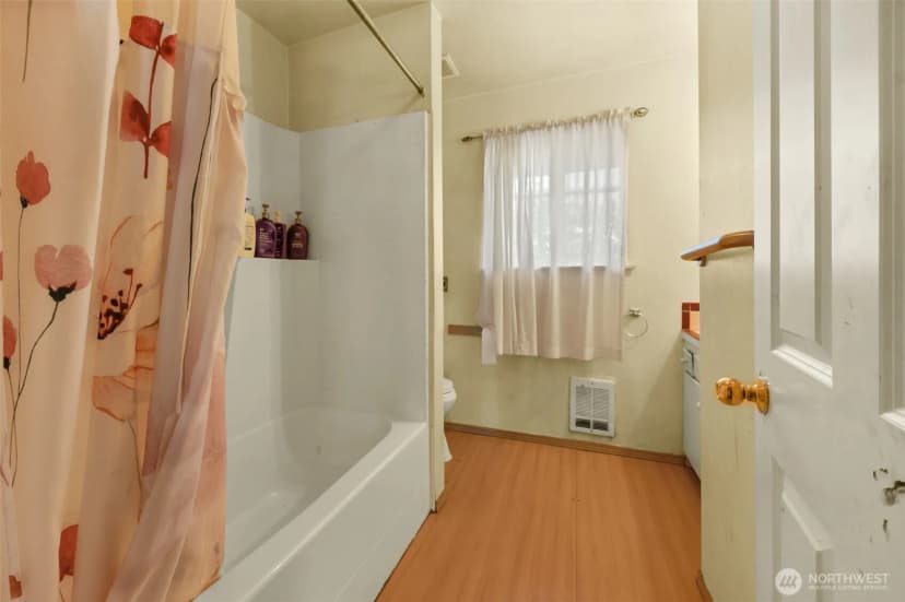 Property photo for 1516 Rainier Avenue, Everett photo 16