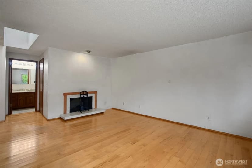 Property photo for 19217 46th Avenue Ne, Lake Forest Park photo 20