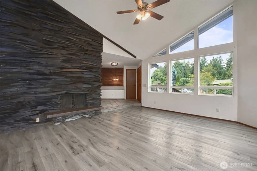 Property photo for 19217 46th Avenue Ne, Lake Forest Park photo 6