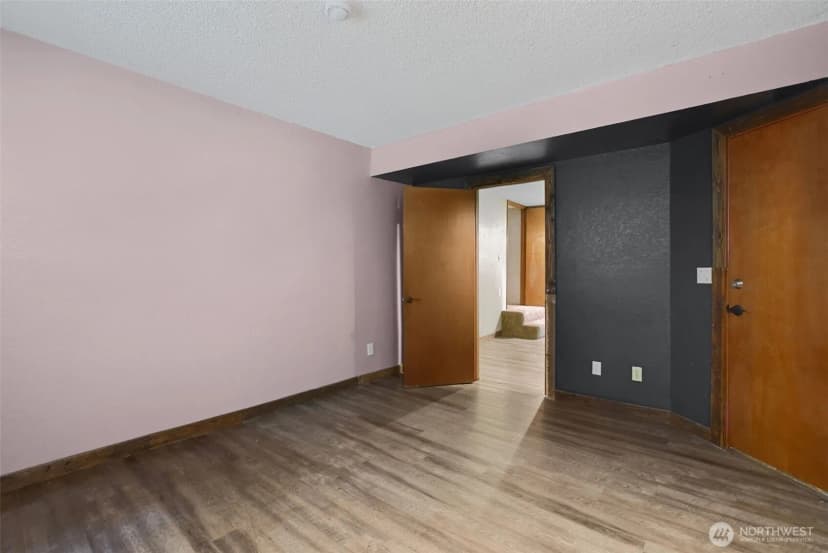 Property photo for 19217 46th Avenue Ne, Lake Forest Park photo 29