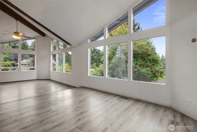 Property photo for 19217 46th Avenue Ne, Lake Forest Park photo 5