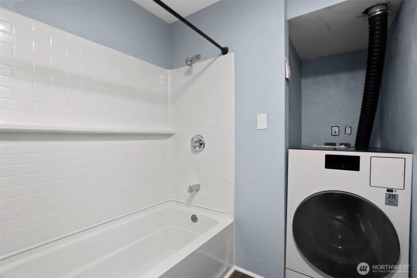 Property photo for 19217 46th Avenue Ne, Lake Forest Park photo 30