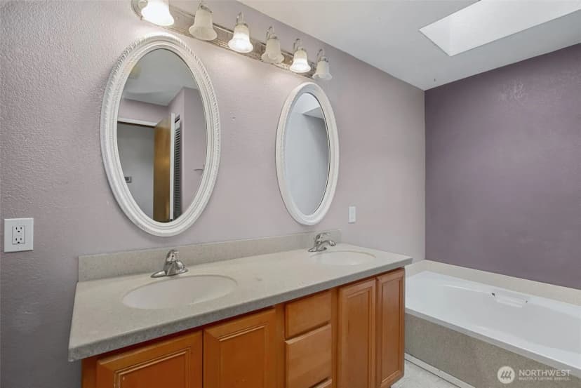 Property photo for 19217 46th Avenue Ne, Lake Forest Park photo 14