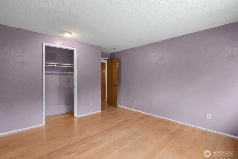 Property photo for 19217 46th Avenue Ne, Lake Forest Park photo 17