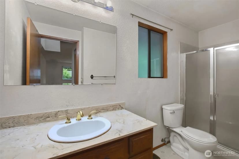 Property photo for 19217 46th Avenue Ne, Lake Forest Park photo 22