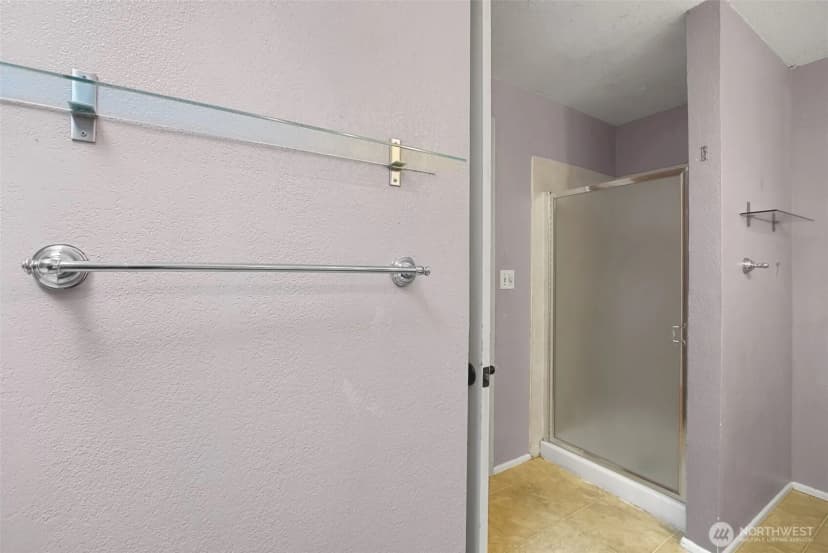 Property photo for 19217 46th Avenue Ne, Lake Forest Park photo 15