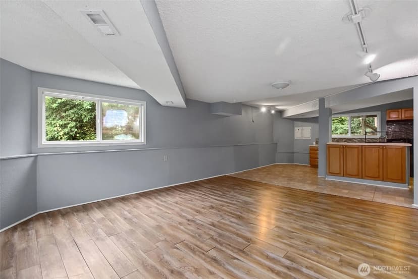 Property photo for 19217 46th Avenue Ne, Lake Forest Park photo 24