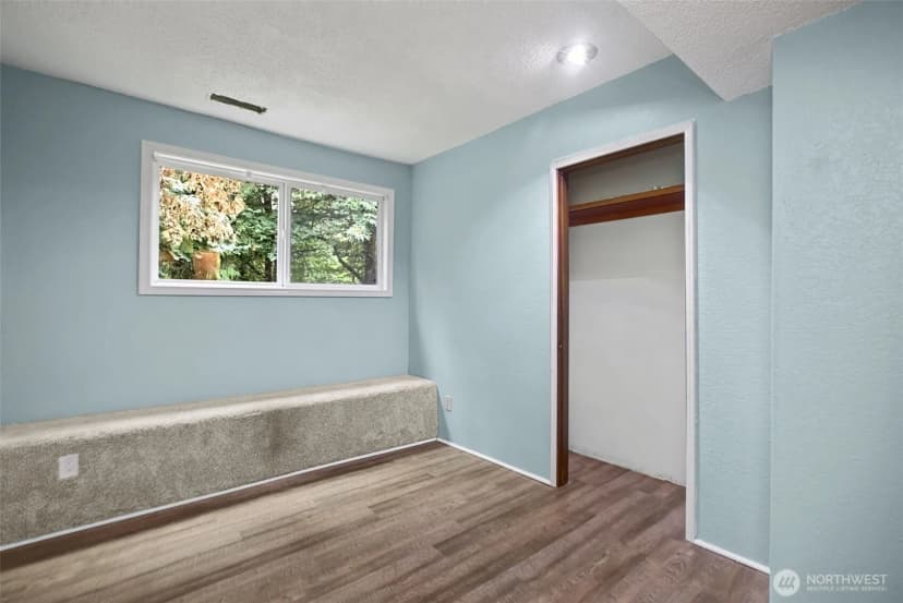 Property photo for 19217 46th Avenue Ne, Lake Forest Park photo 27