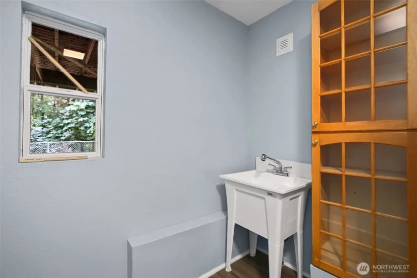Property photo for 19217 46th Avenue Ne, Lake Forest Park photo 31
