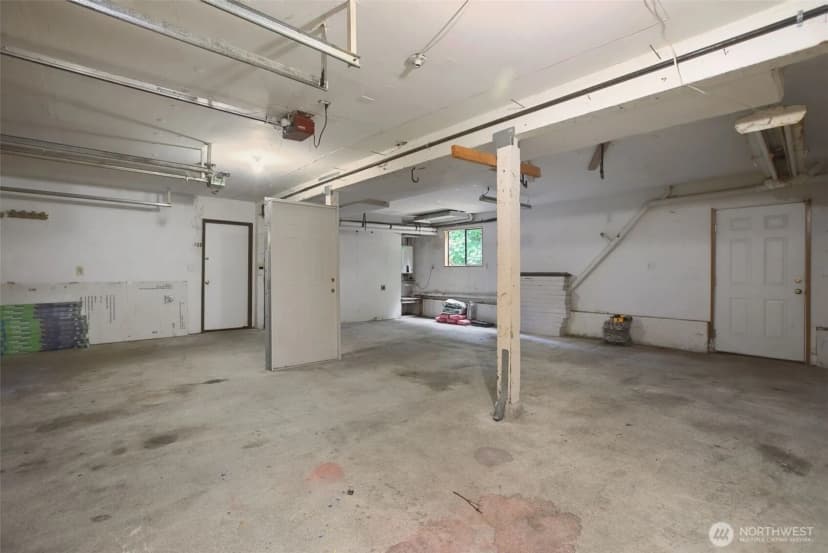 Property photo for 19217 46th Avenue Ne, Lake Forest Park photo 33